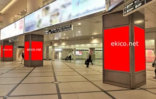 百貨店前デジタルサイネージ