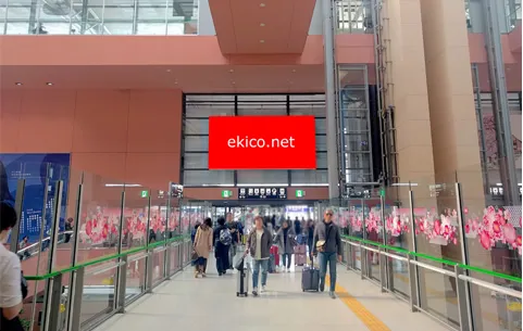 空港内大型ボード